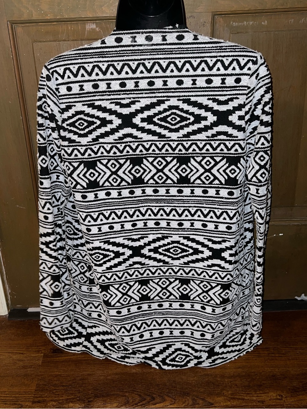 American Eagle Boho Western Black & White Open Front Aztec Flowy Cardigan Size S - Picture 3 of 8